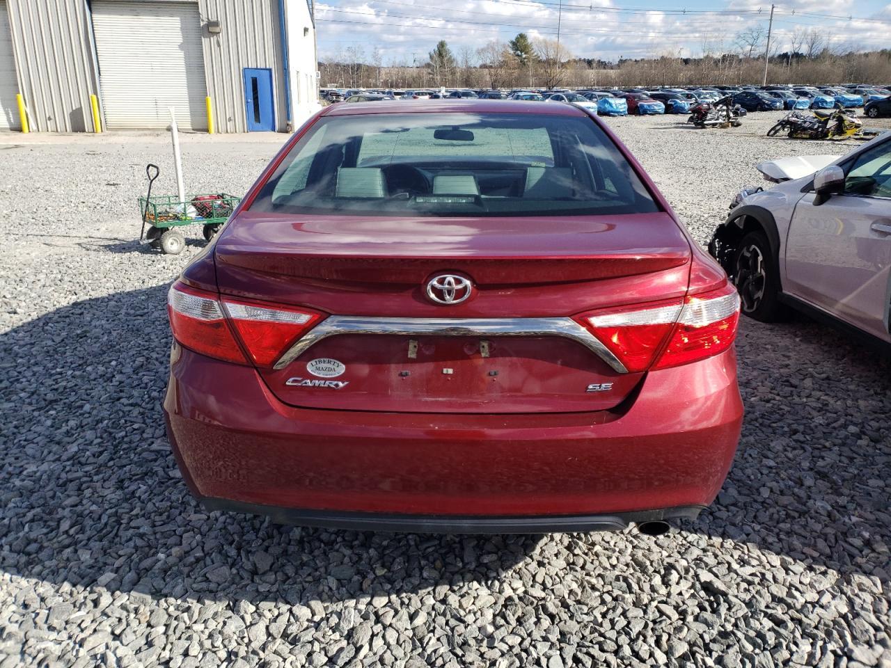 2016 TOYOTA CAMRY LE - Фото 6
