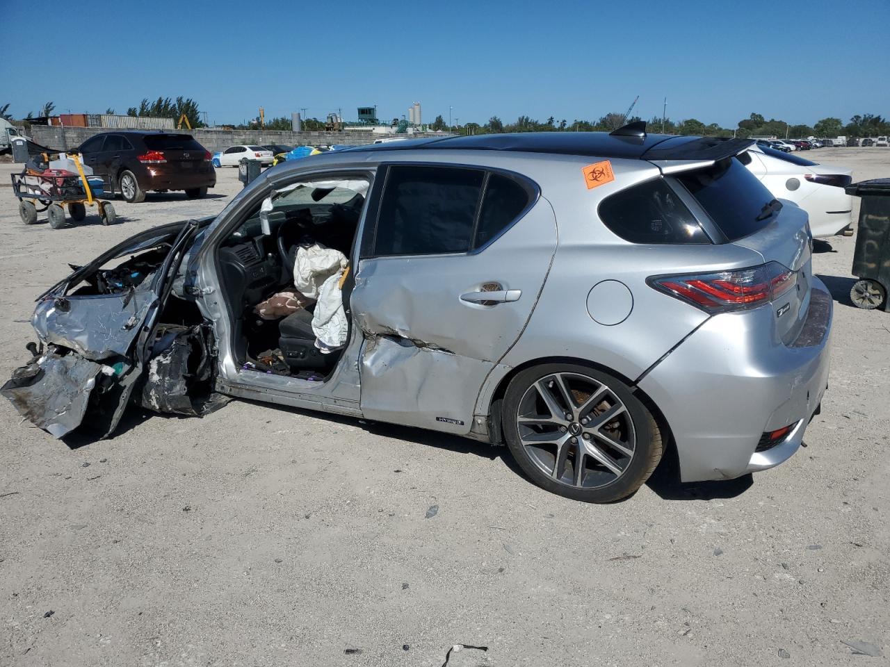 2016 LEXUS CT 200 - Фото 2