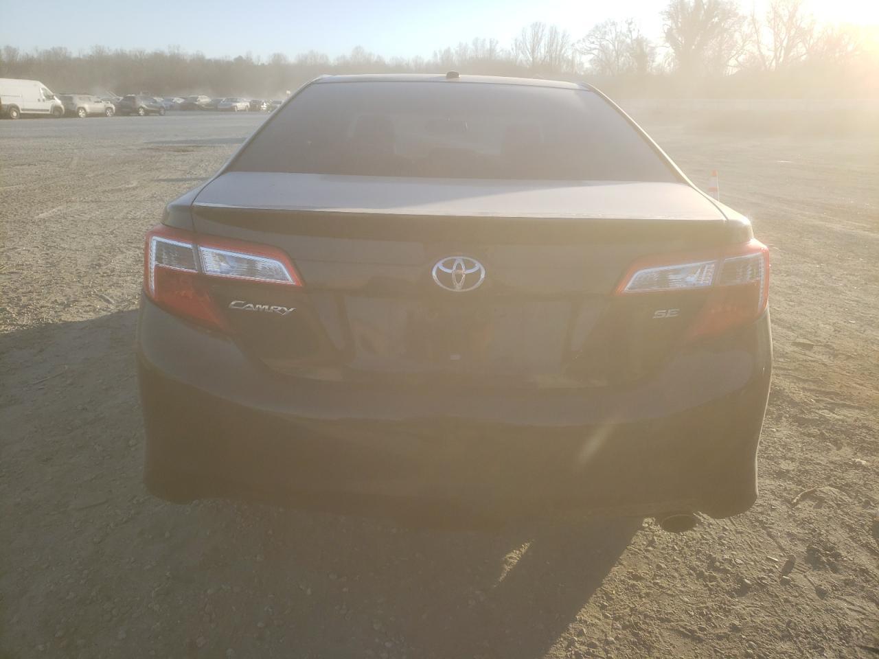 2014 TOYOTA CAMRY L - Image 6
