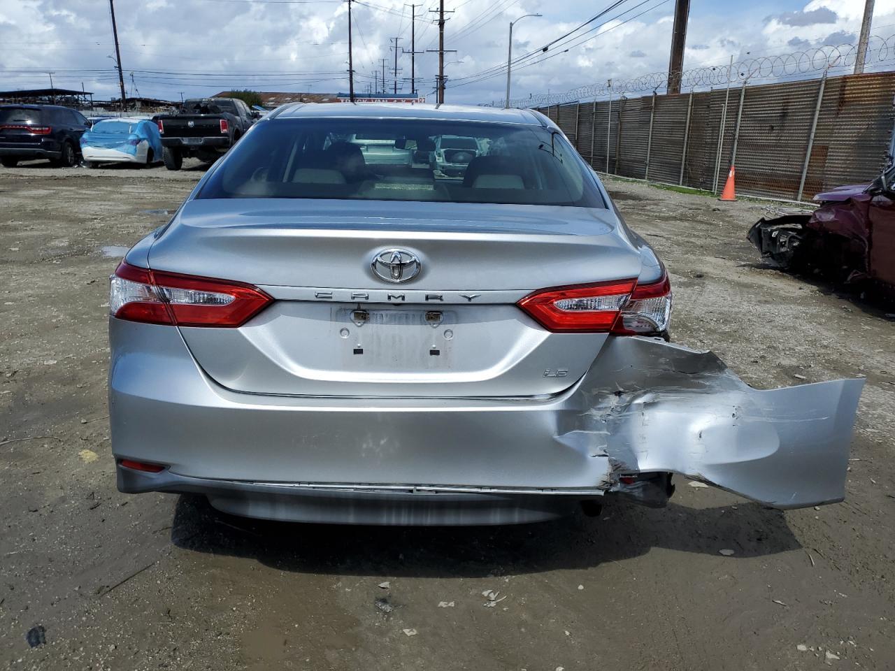 2018 TOYOTA CAMRY L - Фото 6