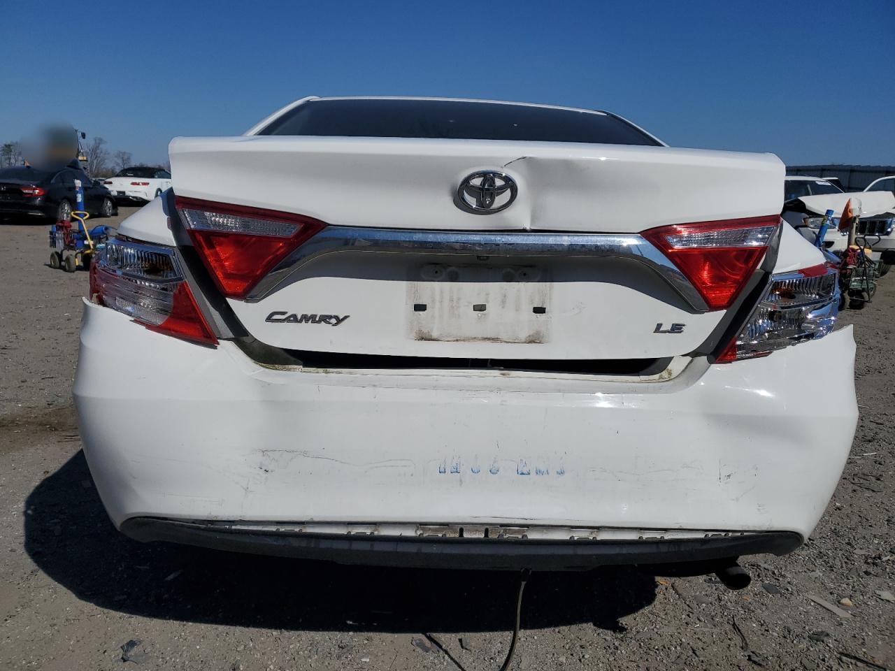 2015 TOYOTA CAMRY LE - Image 6