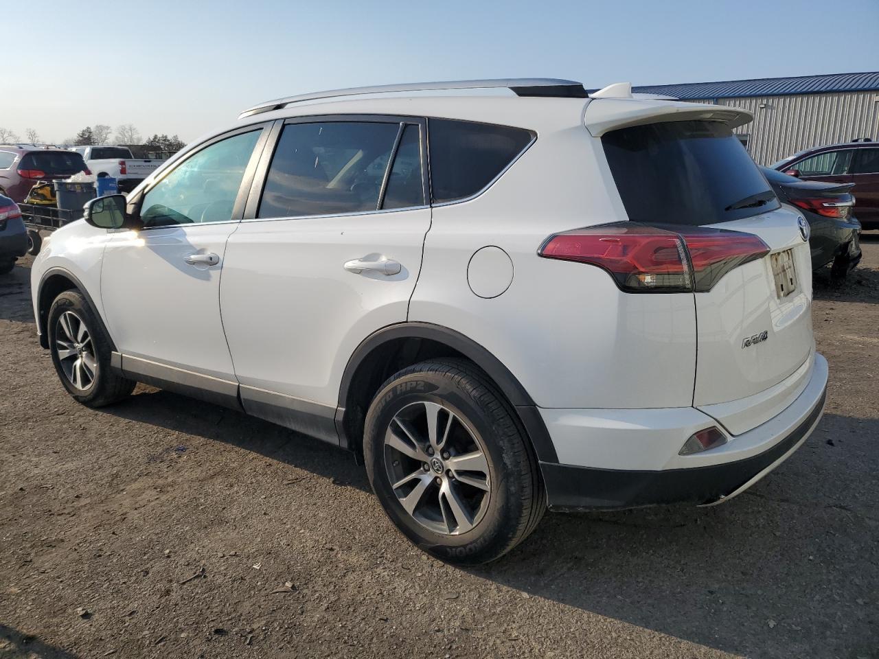 2016 TOYOTA RAV4 XLE - Фото 2