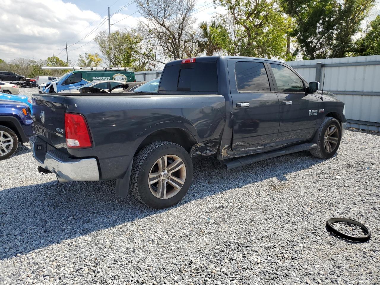 2017 RAM 1500 SLT - Image 3
