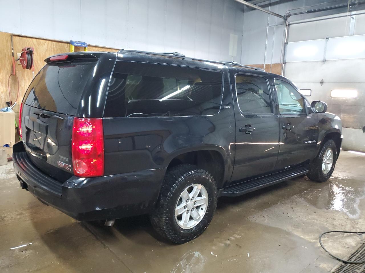 2012 GMC YUKON XL K - Image 3