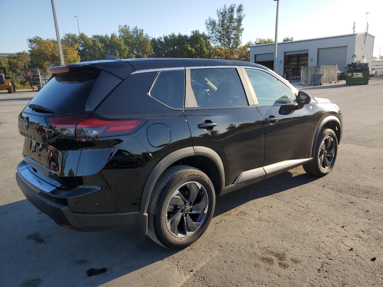 2024 NISSAN ROGUE SV - Фото 3