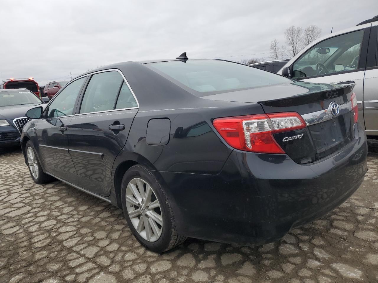 2012 TOYOTA CAMRY HYBR - Фото 2