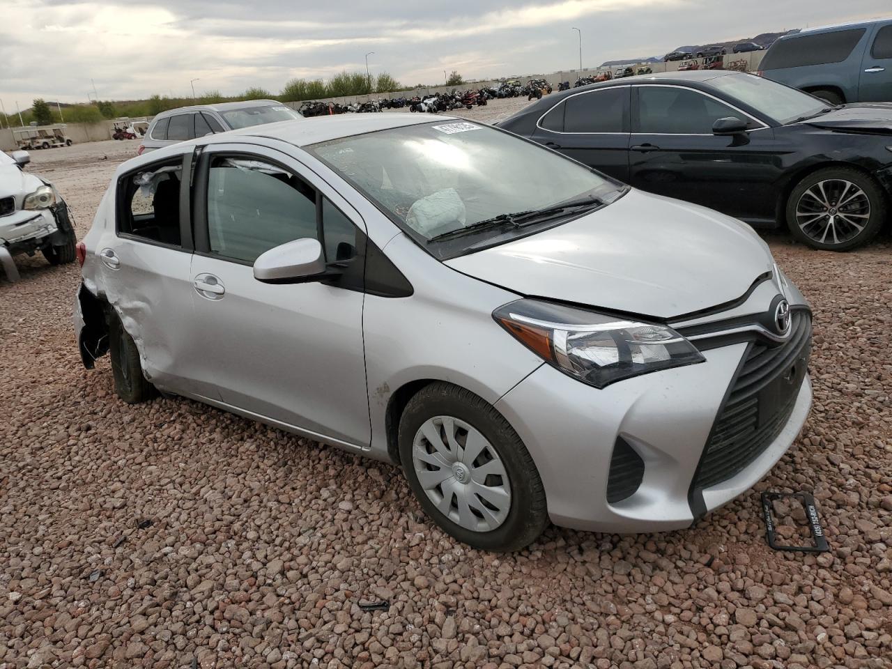 2017 TOYOTA YARIS L - Фото 4