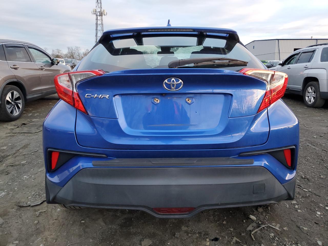 2018 TOYOTA C-HR XLE - Фото 6