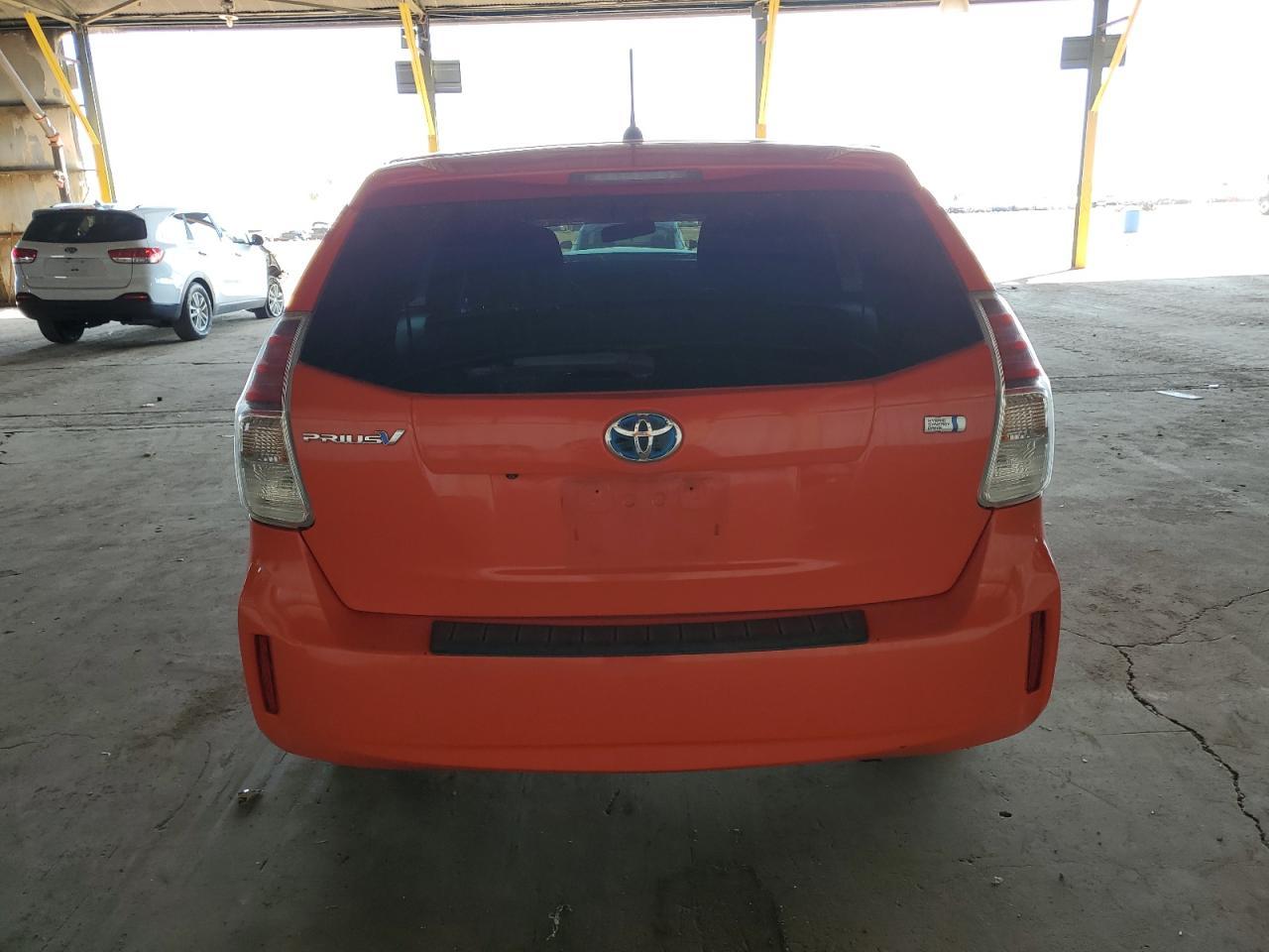 2015 TOYOTA PRIUS V - Фото 6
