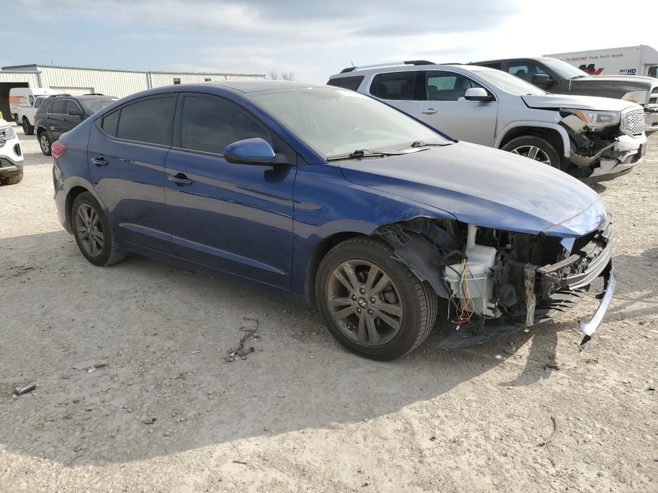 2018 HYUNDAI ELANTRA SE - Image 4
