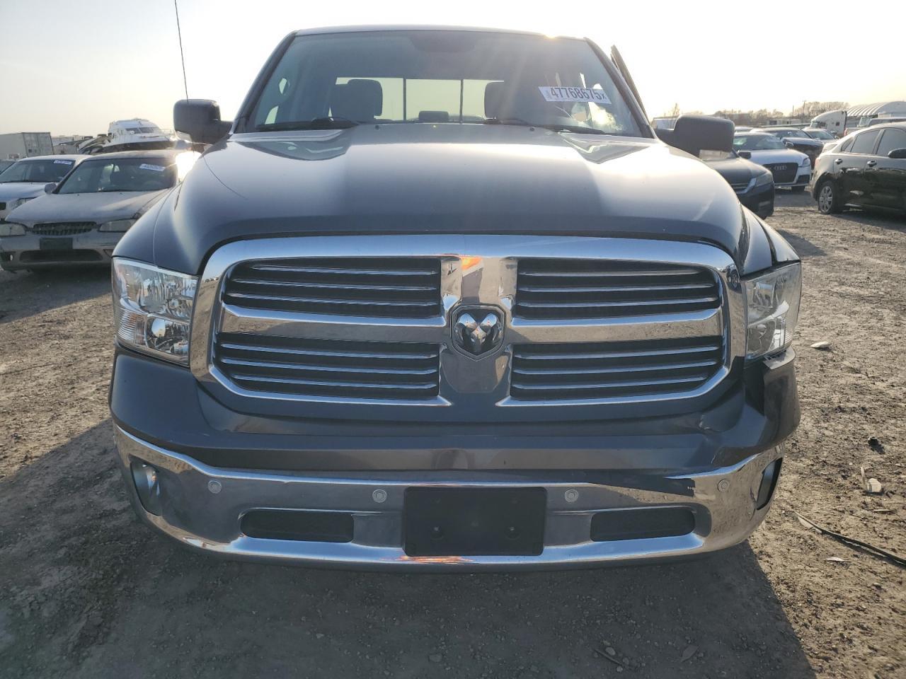 2017 RAM 1500 SLT - Image 5