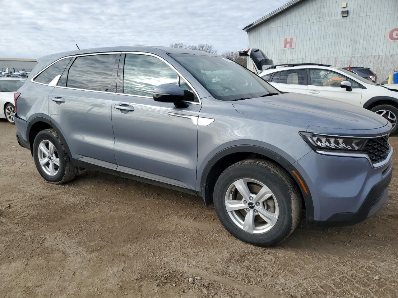 2023 KIA SORENTO LX - Image 4