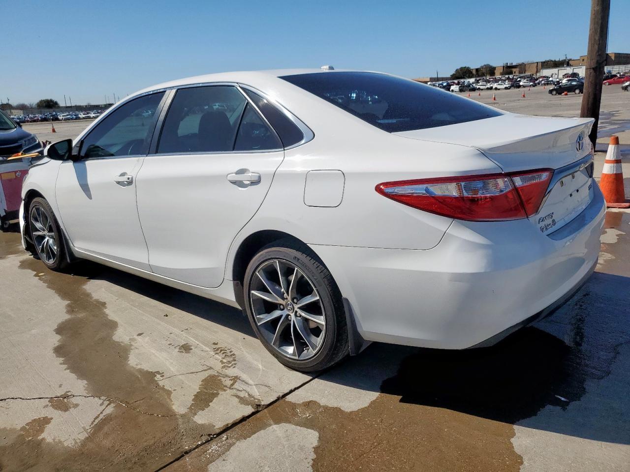 2016 TOYOTA CAMRY LE - Фото 2