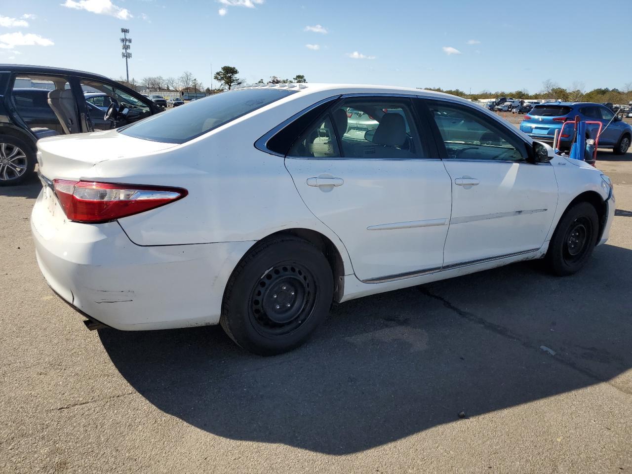 2017 TOYOTA CAMRY LE - Фото 3