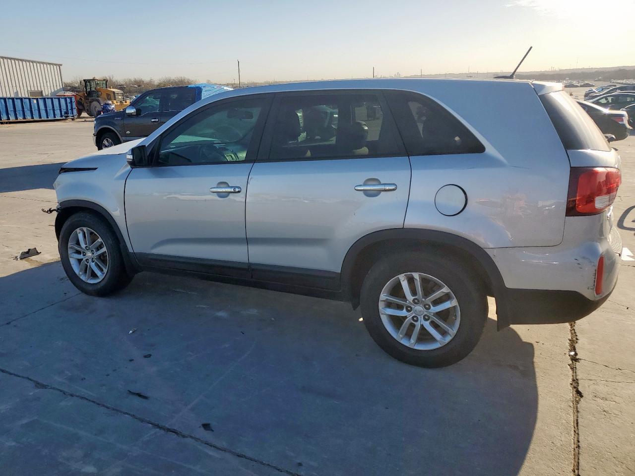 2015 KIA SORENTO LX - Image 2