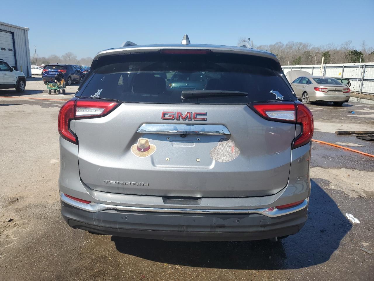 2023 GMC TERRAIN SL - Image 6