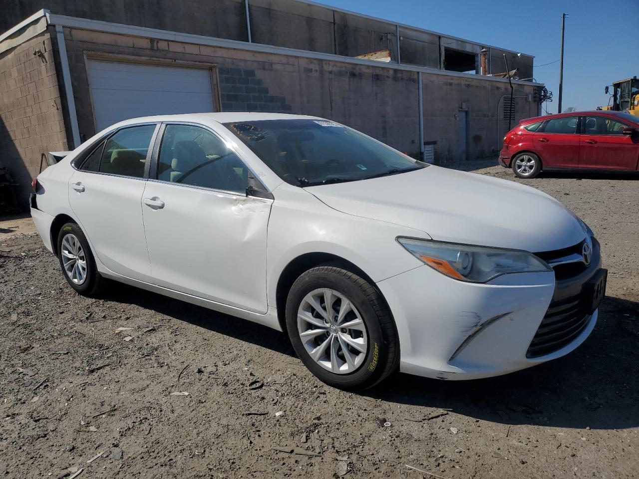 2015 TOYOTA CAMRY LE - Image 4