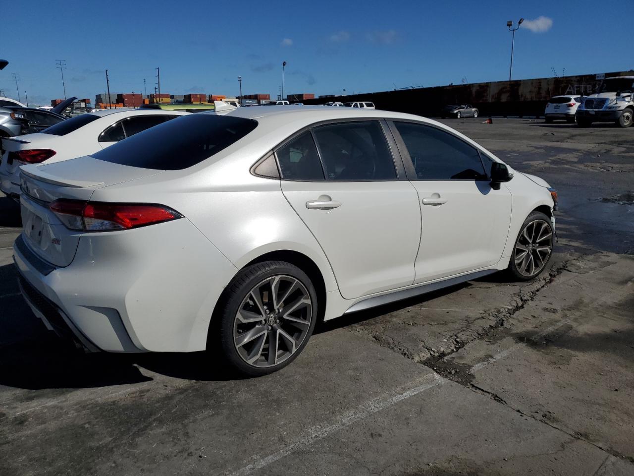 2020 TOYOTA COROLLA SE - Фото 3