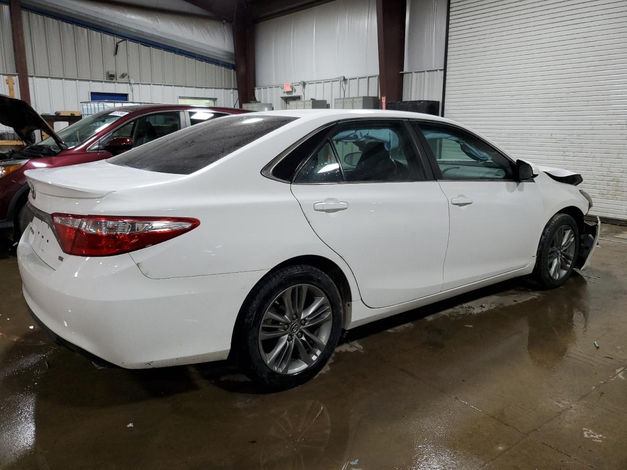 2016 TOYOTA CAMRY LE - Фото 3