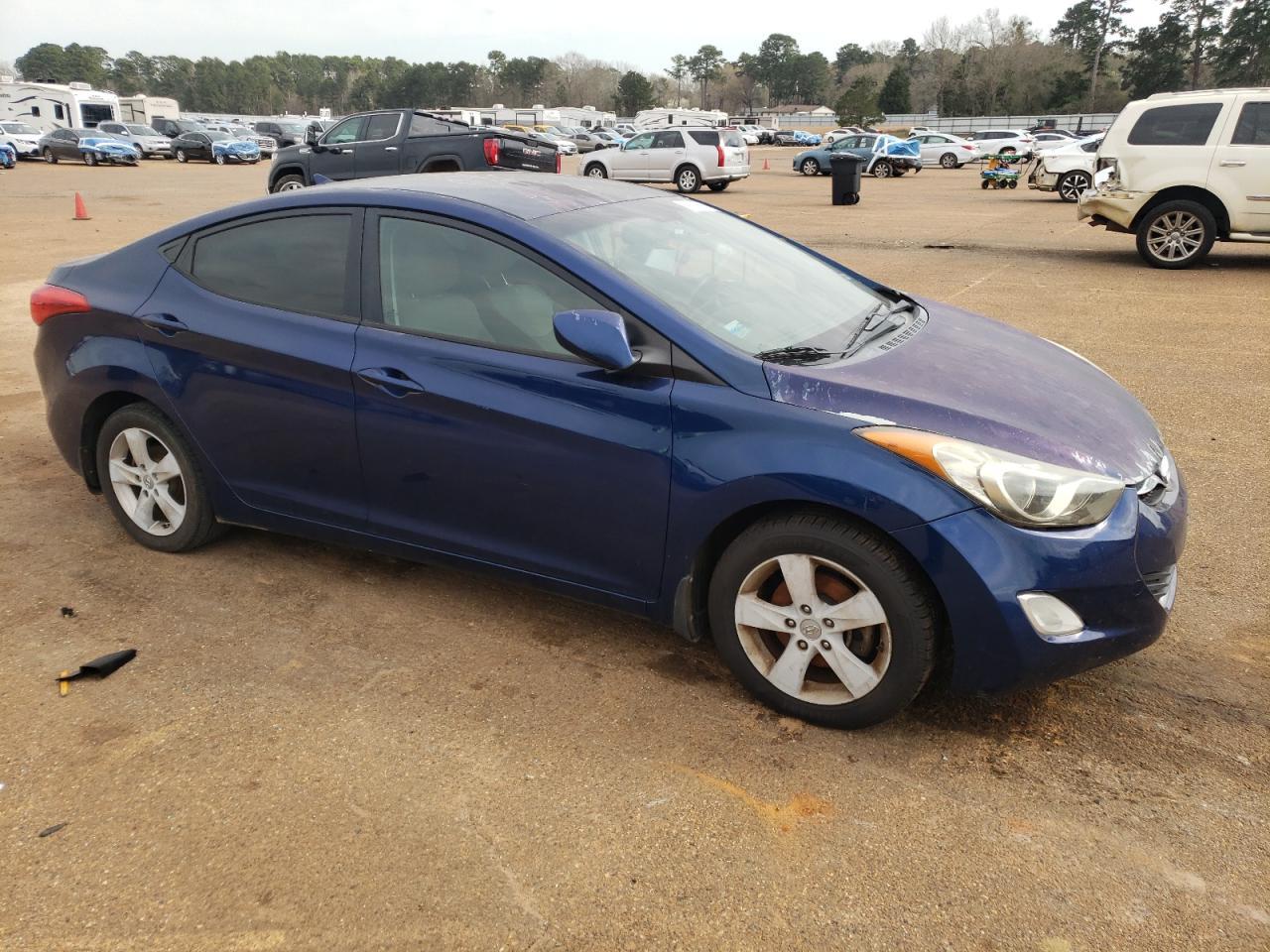 2013 HYUNDAI ELANTRA GL - Image 4