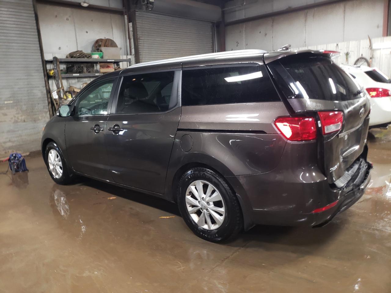 2017 KIA SEDONA LX - Image 2