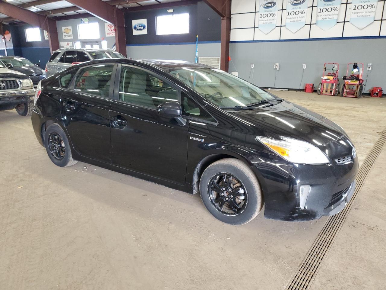2015 TOYOTA PRIUS - Фото 4