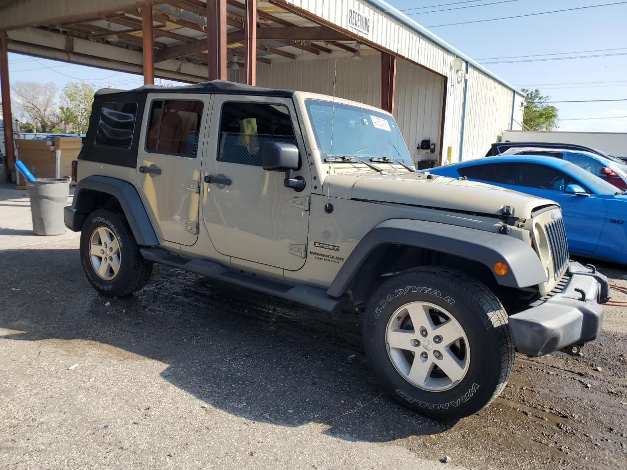 2017 JEEP WRANGLER U - Image 4