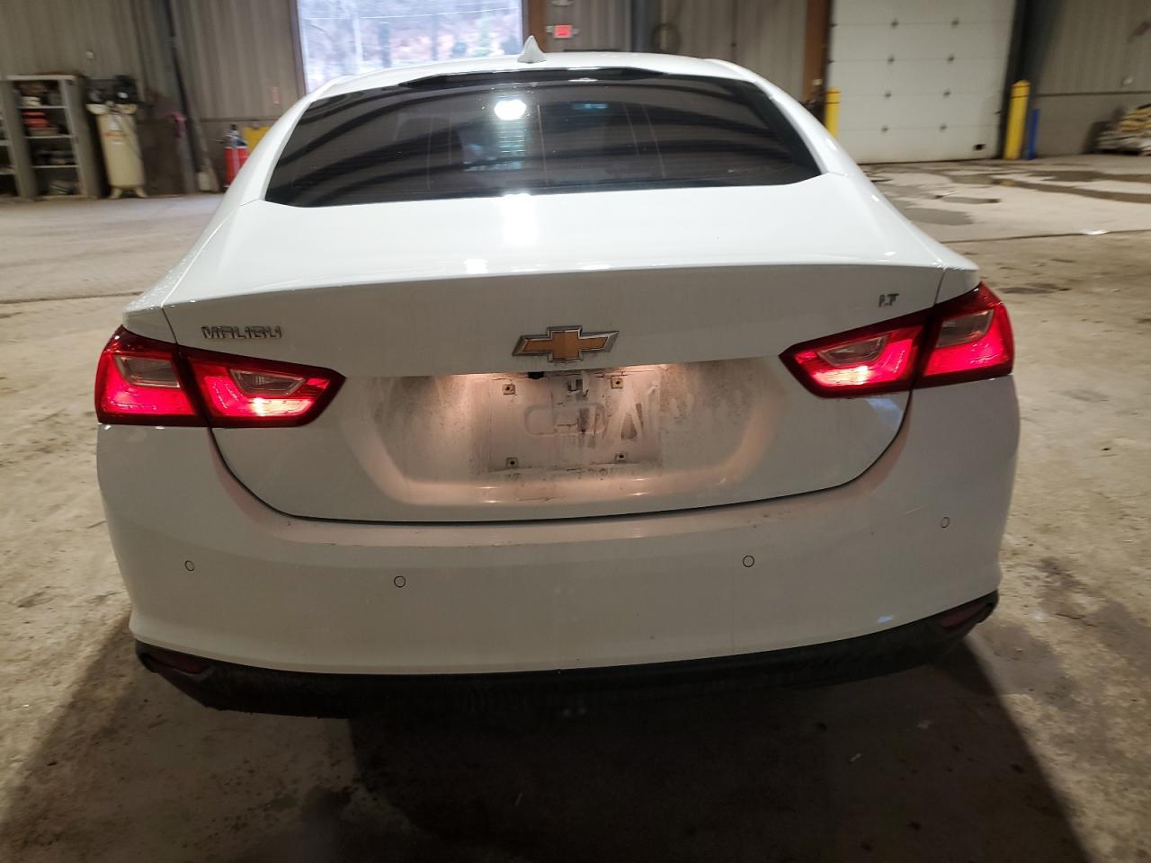 2017 CHEVROLET MALIBU LT - Image 6