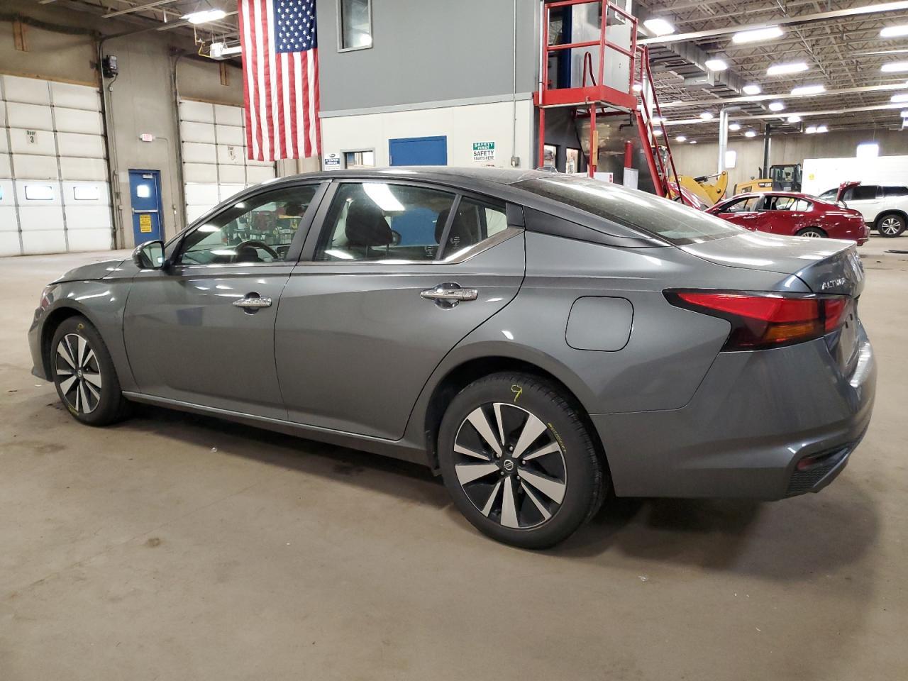 2022 NISSAN ALTIMA SV - Image 2