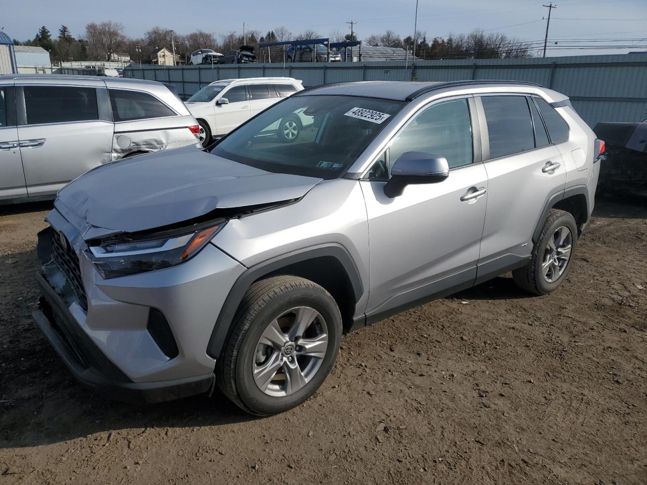 2022 TOYOTA RAV4 XLE
