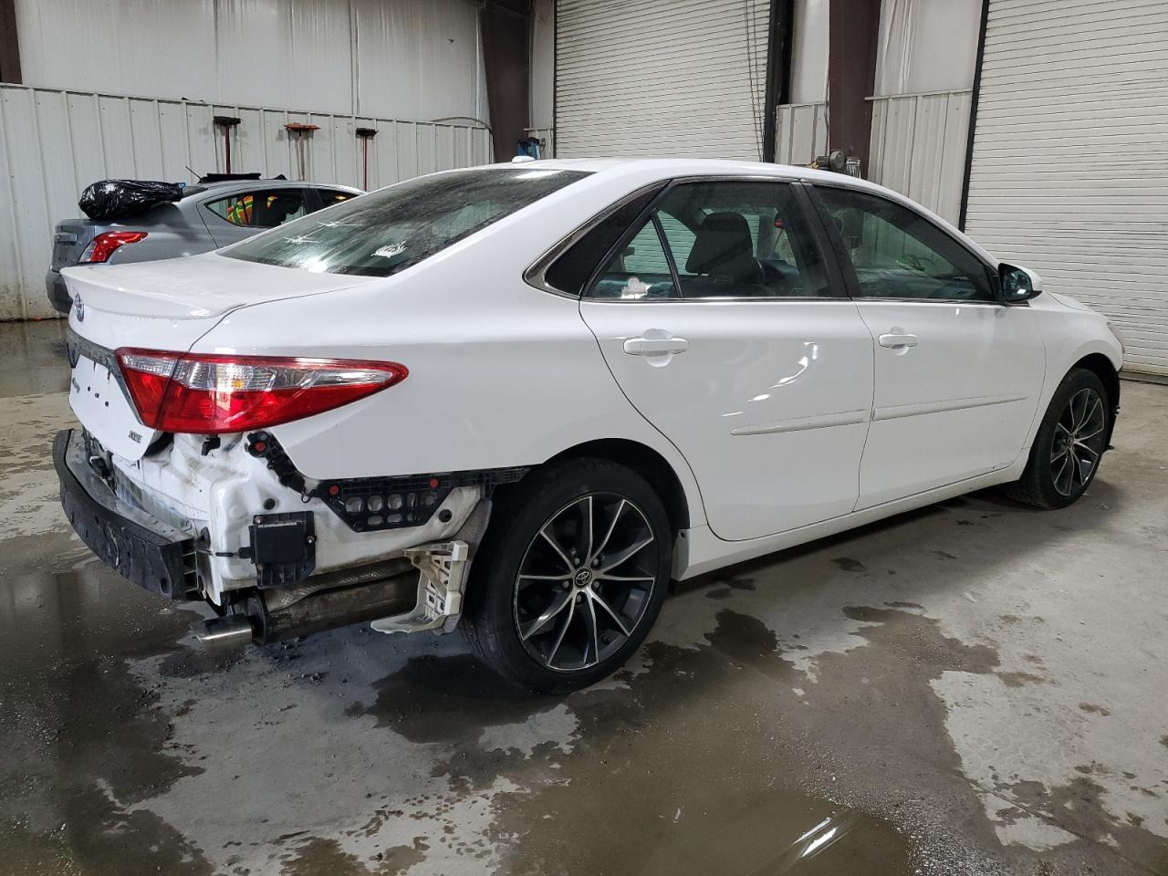 2015 TOYOTA CAMRY LE - Image 3