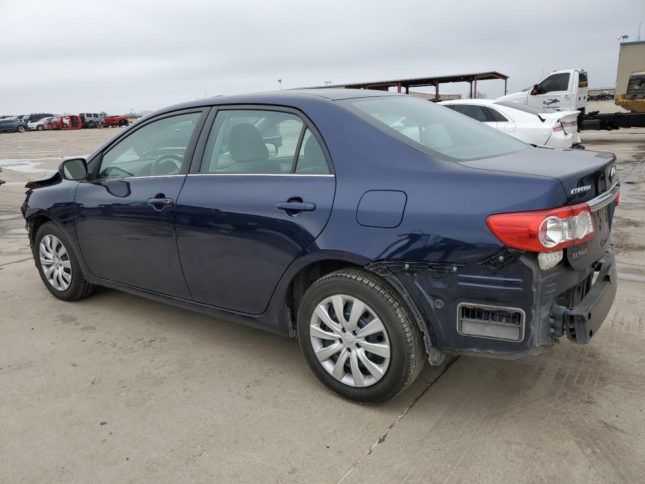 2013 TOYOTA COROLLA BA - Фото 2