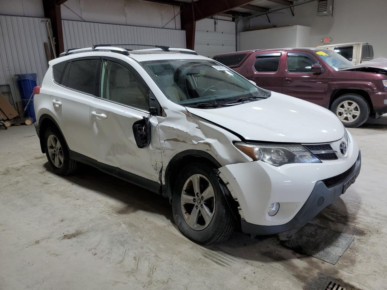 2015 TOYOTA RAV4 XLE - Фото 4