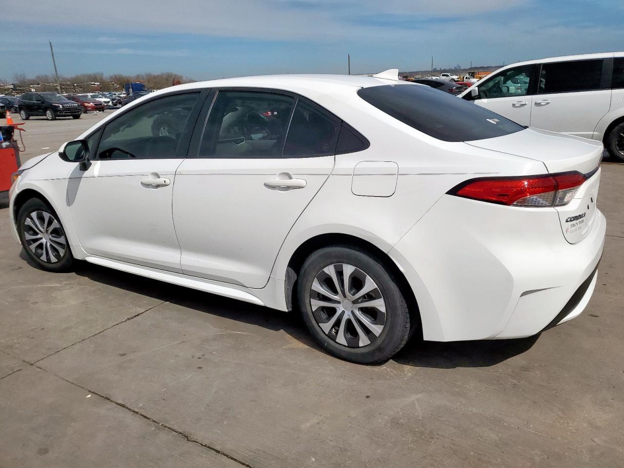 2022 TOYOTA COROLLA LE - Фото 2