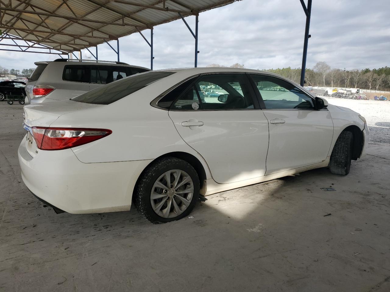 2015 TOYOTA CAMRY LE - Image 3