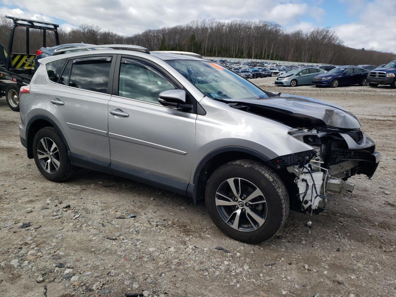 2017 TOYOTA RAV4 XLE - Image 4