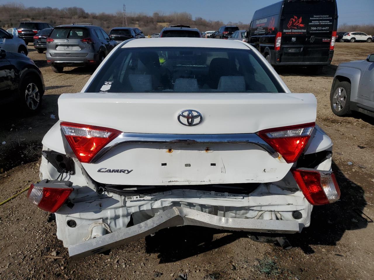2016 TOYOTA CAMRY LE - Фото 6