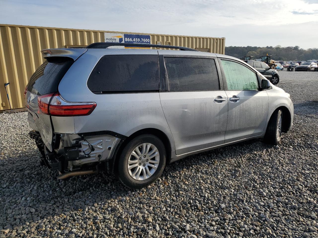 2015 TOYOTA SIENNA XLE - Фото 3