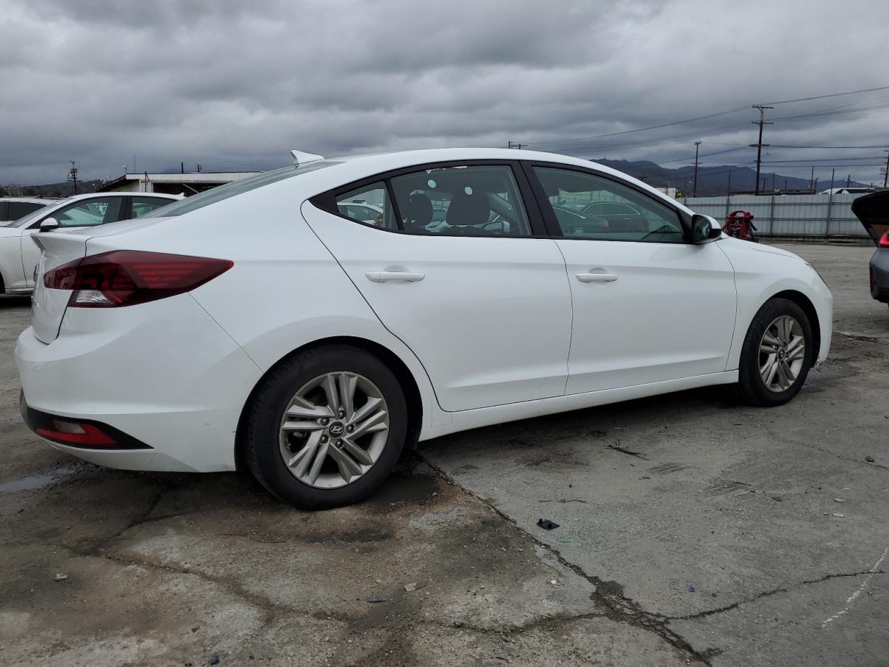 2019 HYUNDAI ELANTRA SE - Фото 3