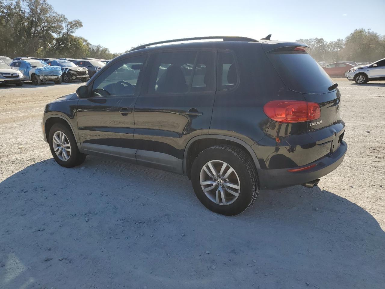 2015 VOLKSWAGEN TIGUAN S - Фото 2