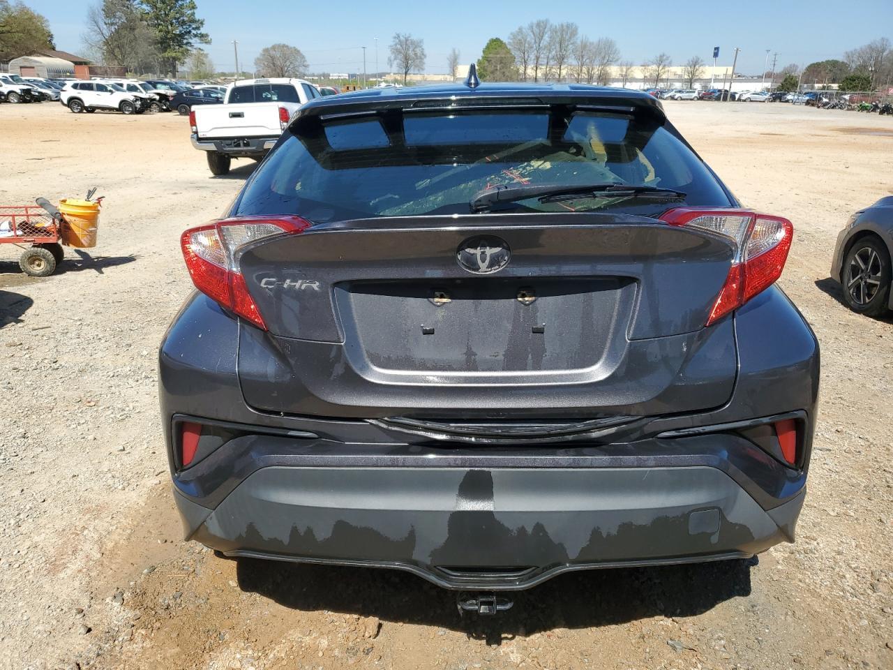 2018 TOYOTA C-HR XLE - Фото 6