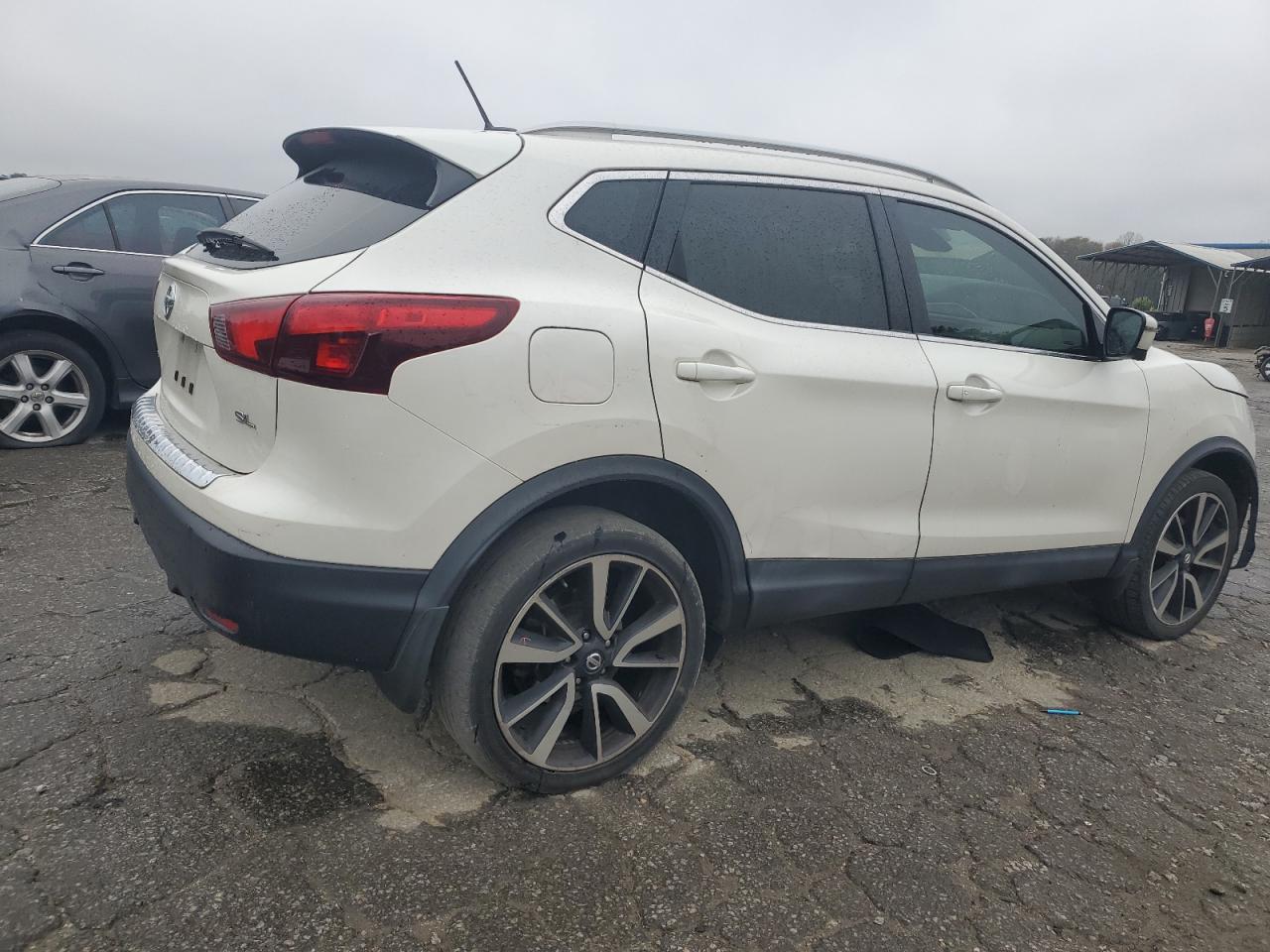 2017 NISSAN ROGUE SPOR - Image 3