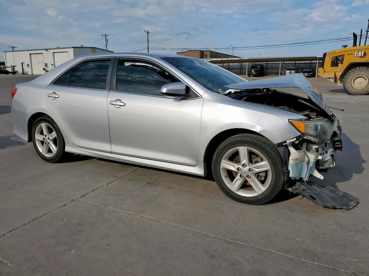 2014 TOYOTA CAMRY L - Фото 4