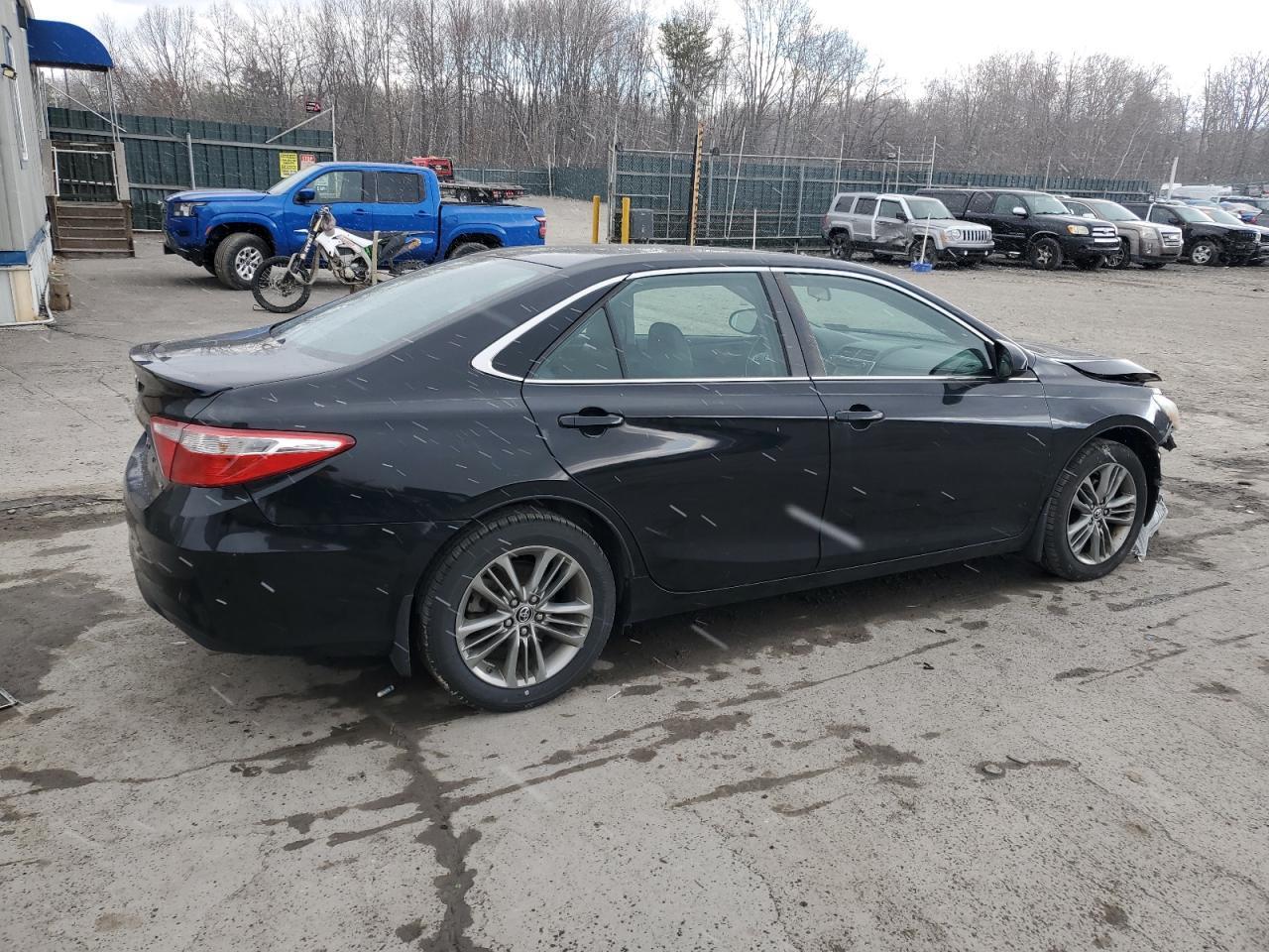 2016 TOYOTA CAMRY LE - Фото 3