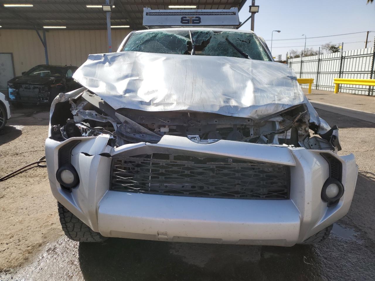 2017 TOYOTA 4RUNNER SR - Image 5