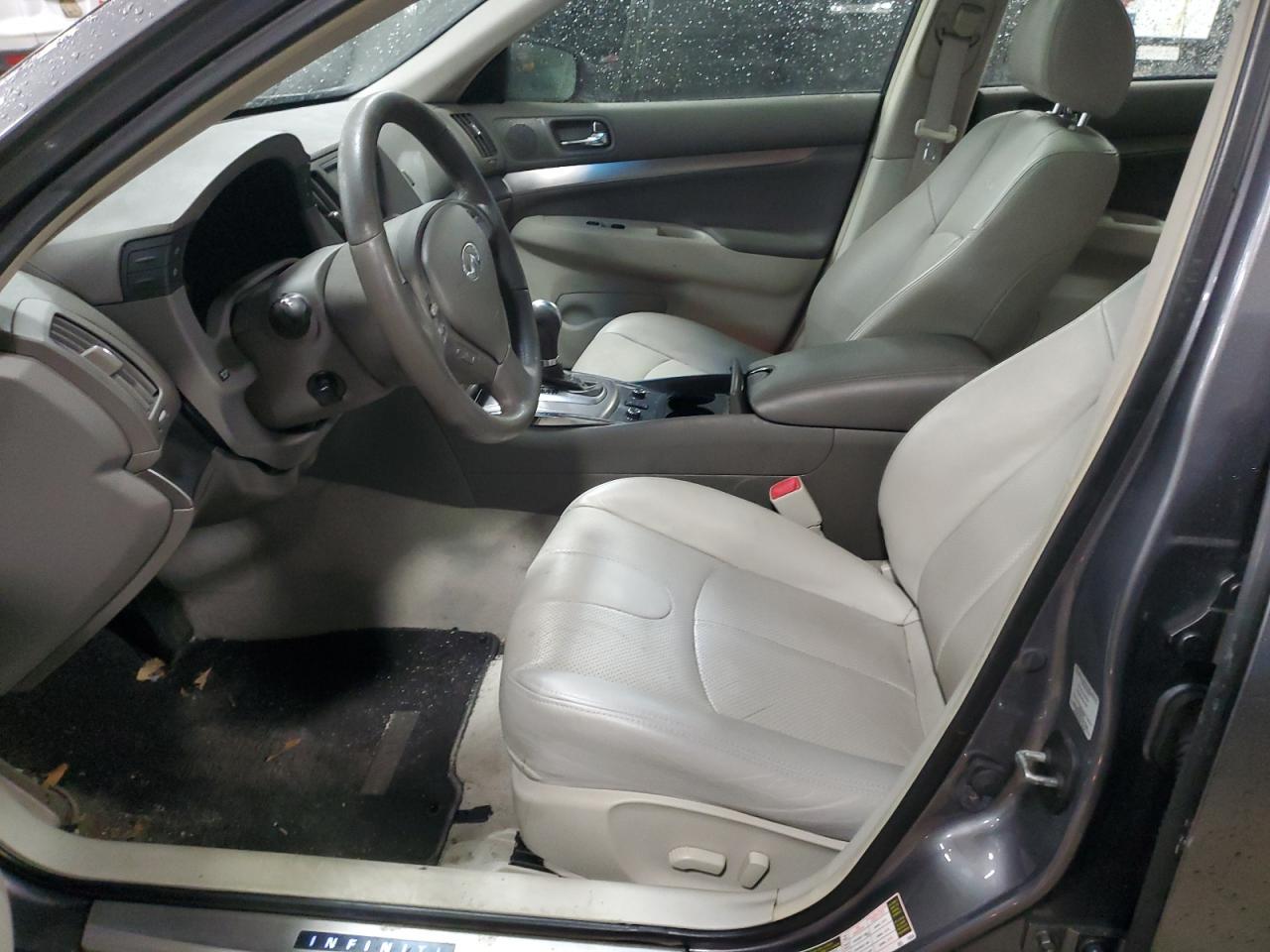2012 INFINITI G37 - Image 7