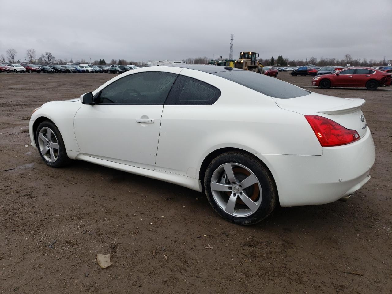 2011 INFINITI G37 - Фото 2