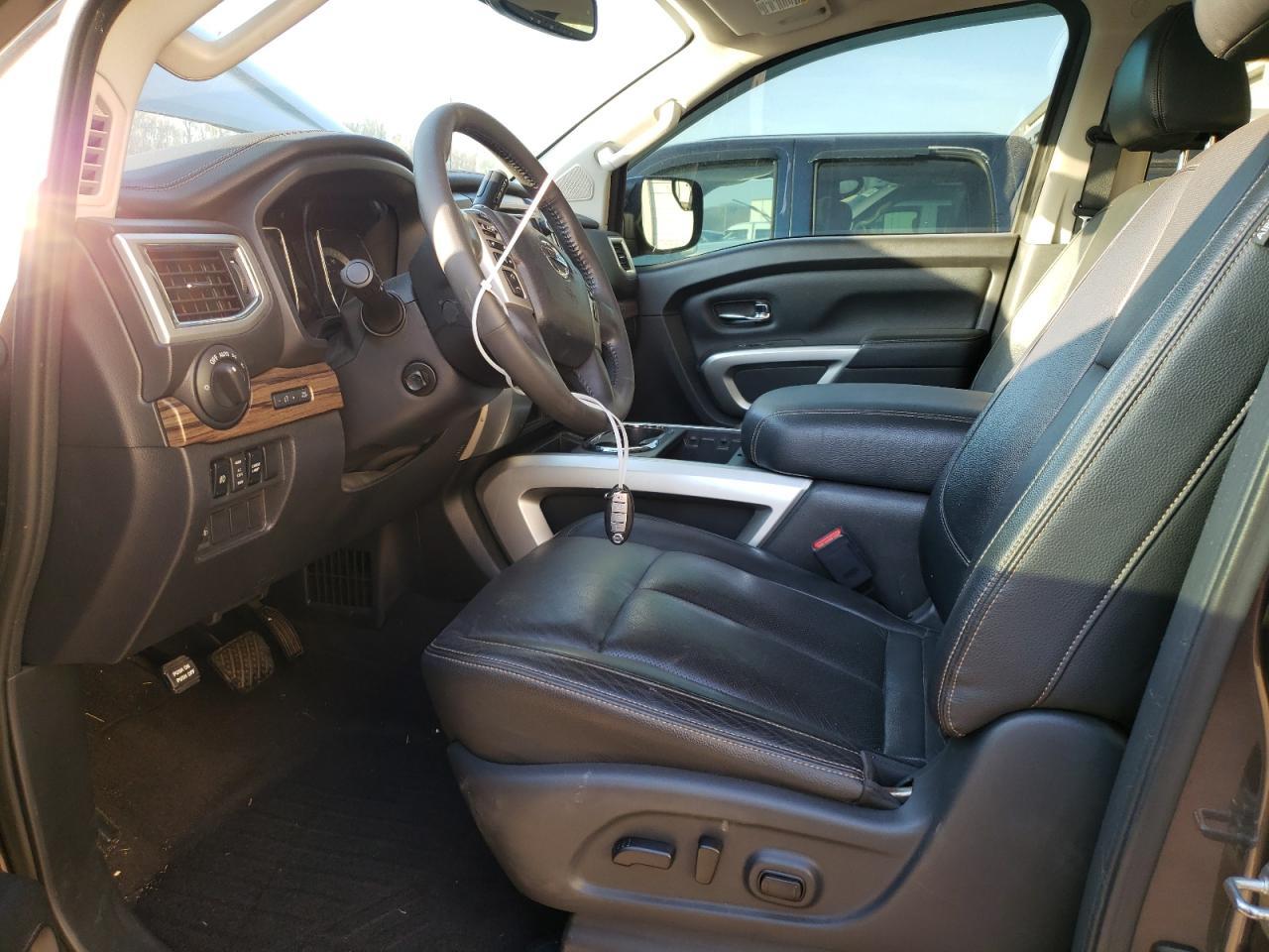 2018 NISSAN TITAN SV - Фото 7