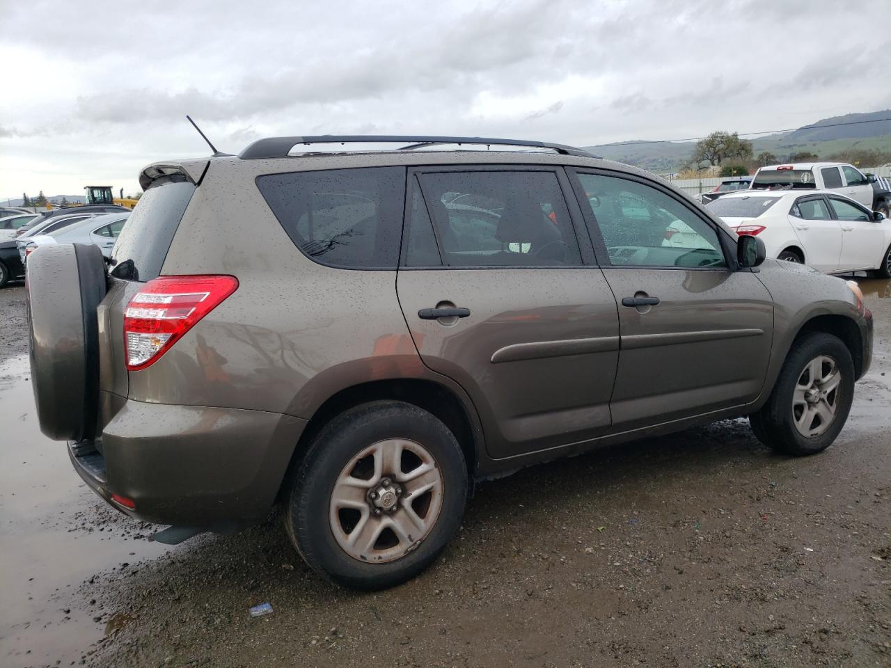 2011 TOYOTA RAV4 - Фото 3