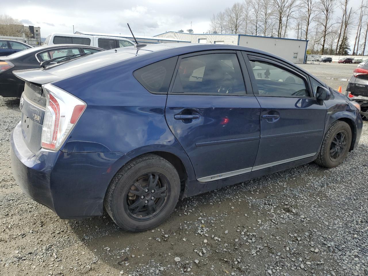 2015 TOYOTA PRIUS - Фото 3